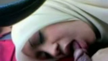 Hot Muslim girl blowjob free porn pics and video