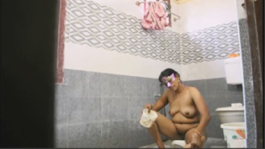 Sexy Kannada Bhabhi Having A Shower