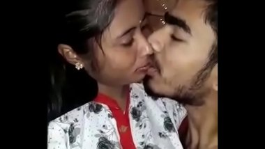 Nangi Pusy Kissing